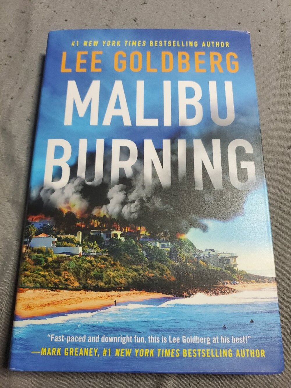 Malibu Burning by Lee Goldberg (English) Hardcover Book